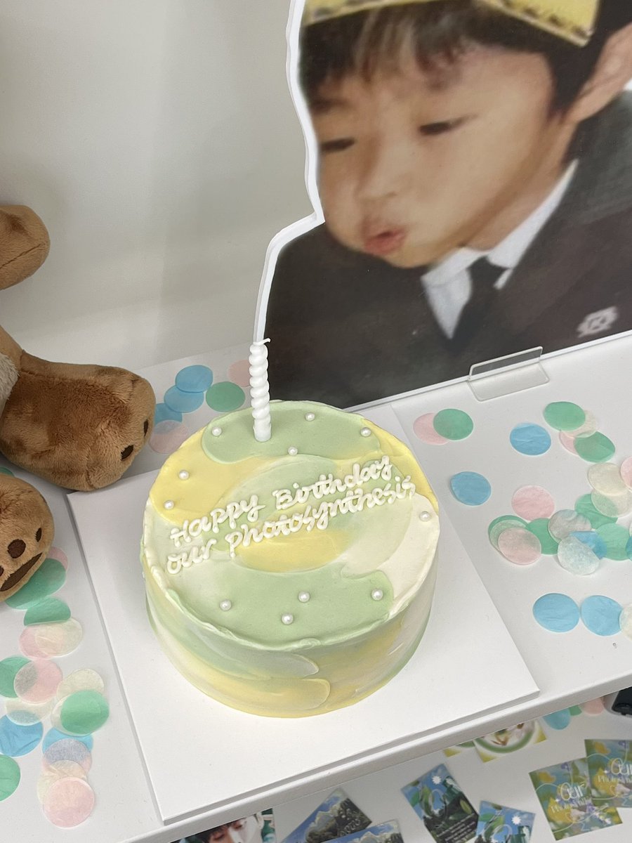 1uwoo_'s tweet photo. 생화라 그런지 꽃 향기가 너무 좋았고 선우 이름으로 기부 된다고해서 더 좋았어요💛
꽃도 이뻤지만 더 이쁜 선우 사진들이 엄청 많이 걸려있어서 향기롭고 이쁜 공간이었어요😚 

#순간의_봄_선우에게 https://t.co/Hp90E97XdG