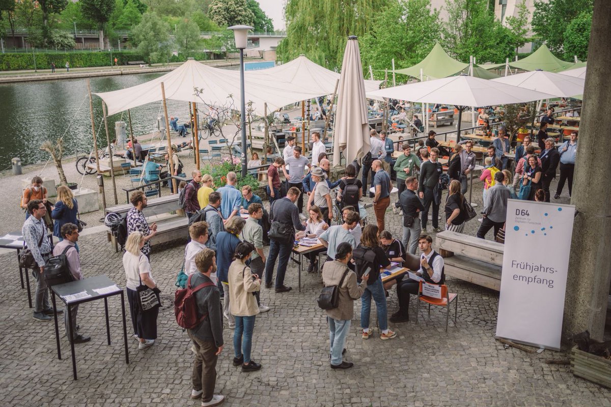 LenaStork's tweet photo. Lust auf #Digitalpolitik, spannende Gäste, gute Gespräche und Grillbuffet? Jetzt noch schnell für unseren #D64FJE anmelden und am 24.April in Berlin dabei sein: https://t.co/2t4TqU0GaN Wir freuen uns auf euch! (Fotos von 2022) https://t.co/gXMNXSzeNy