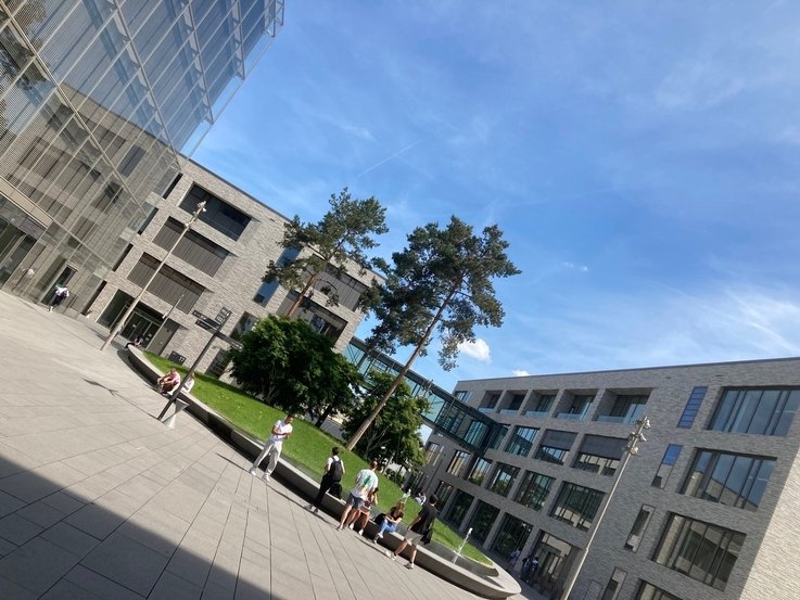 GMDS 2023 (@gmds2023) on Twitter photo Die Registrierung für die #gmds2023 ist nun geöffnet! Holt euch bis zum 22. Juli 2023 das Konferenzticket zum #earlybird Preis! /y
weiter zur Online Registry ➡️ access.online-registry.net/gmds2023/
📸: <a href="/mawiesne/">Martin Wiesner</a> | HHN Die Registrierung für die #gmds2023 ist nun geöffnet! Holt euch bis zum 22. Juli 2023 das Konferenzticket zum #earlybird Preis! /y
weiter zur Online Registry ➡️ access.online-registry.net/gmds2023/
📸: <a href="/mawiesne/">Martin Wiesner</a> | HHN