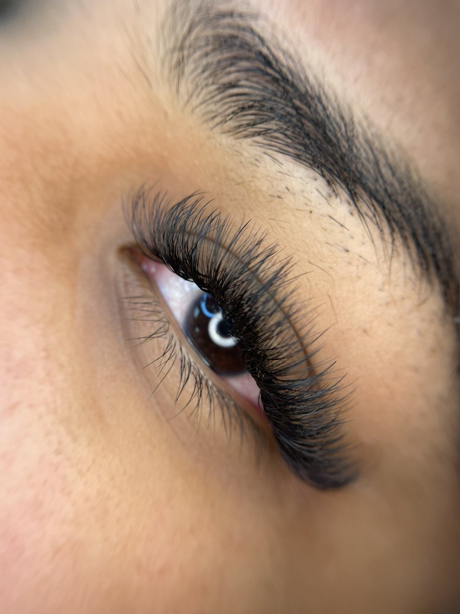 alexisliset's tweet photo. 🌸 Hey Ladies New Lash Tech Alert 🌸

Accepting New Clients✨APRIL SPECIAL $85 SETS✨
📍Off 410 &amp; Callaghan, One Touch Beauty Salon Suites 💕

Instagram @wispywinkss_ https://t.co/Cg3YpjHxH9