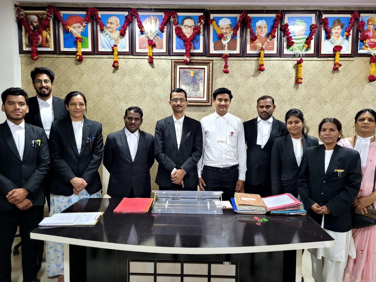 The new governing body of Amravati District Bar Association (2023-2024) takes charge after conclusion of elections.