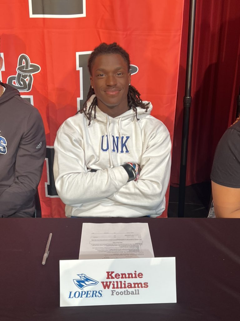 CoachBeckmannLH's tweet photo. Can’t believe I left off my guy @KennyRwilliams1 !!! Another #NextLevelLink headed to UNK for 🏈 https://t.co/5b1Xw95s2G