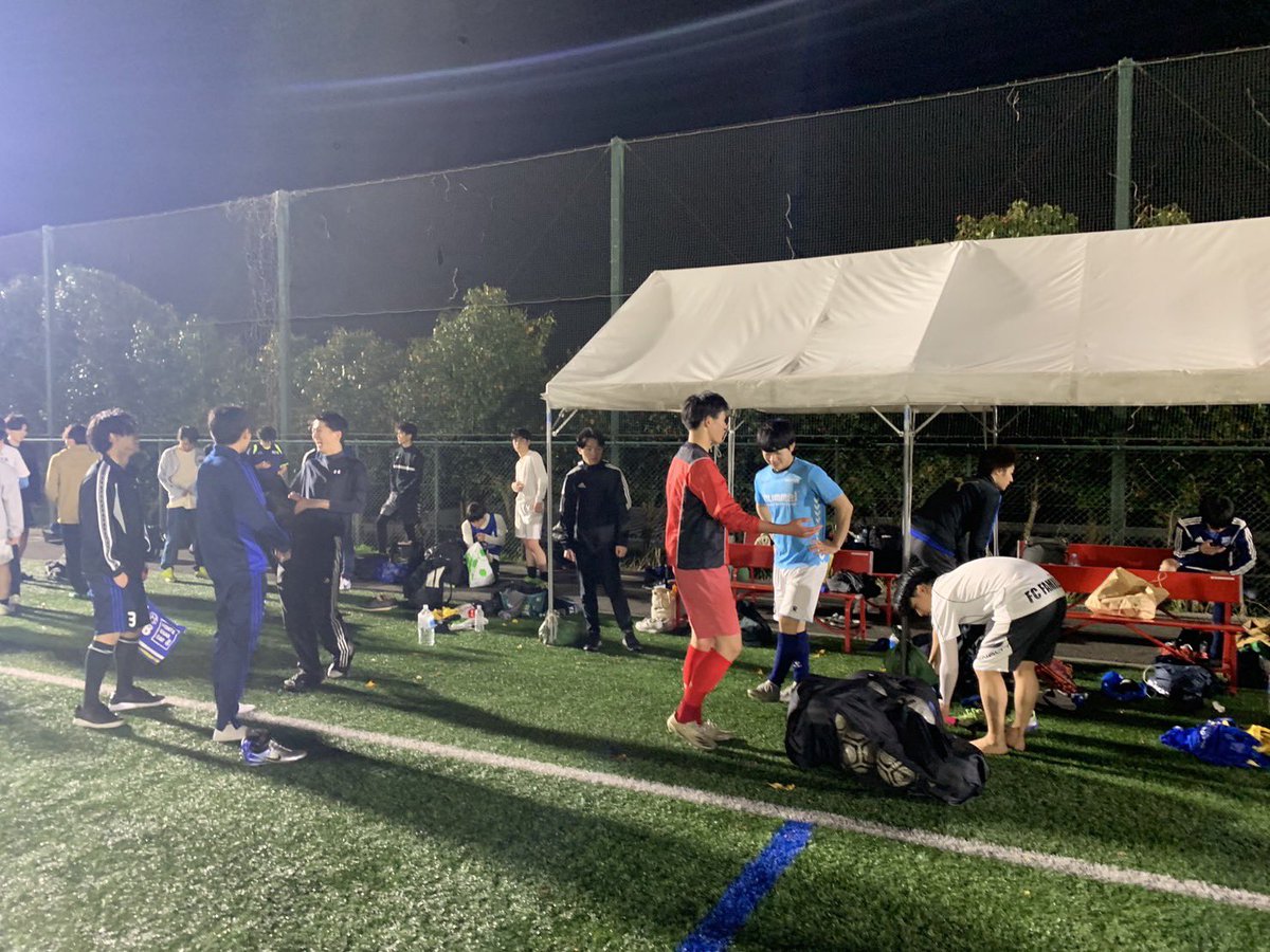 fcroberts11's tweet photo. 40名を超える大勢の参加ありがとうございました🙇‍♂️
サッカーを楽しむ輪がどんどん広がっていってとても嬉しいです😭
時間次回は17日の19時からです！また次回の参加もよろしくお願いします！新規の方もお待ちしております！
 #金沢大学
 #サッカー https://t.co/ylss6F6Vhq