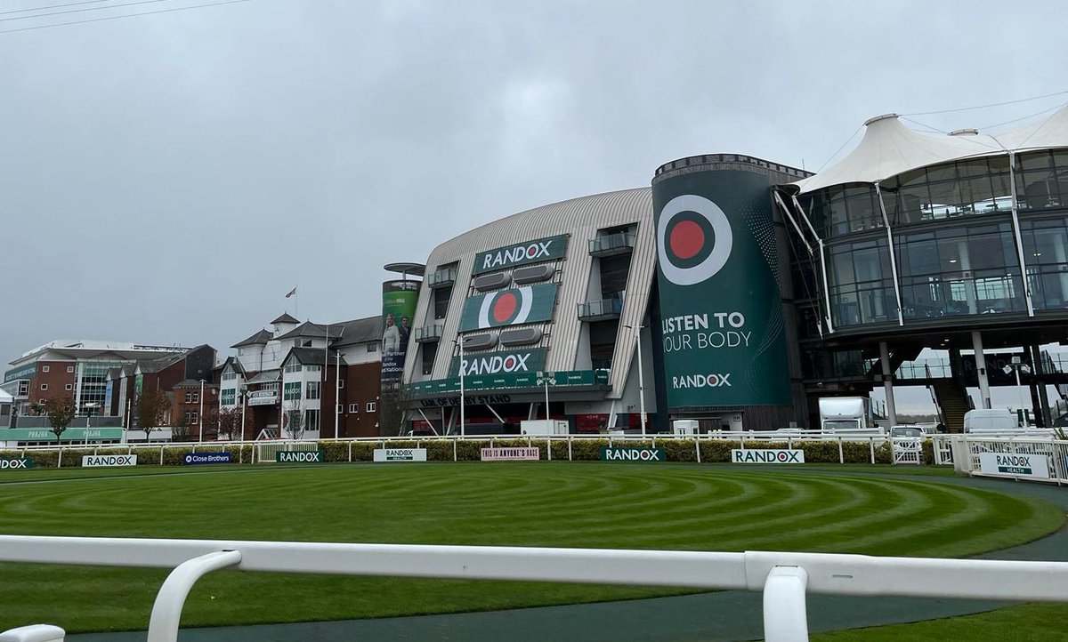 Kappture's tweet photo. Big praise at the end of a tough weather day for our on-site team #Challenges @AintreeRaces #RandoxGrandNational #Hospitality #Tech #StrongUnit #Extramiles @AIexWilson @dwright_98 https://t.co/U3cp60KahE