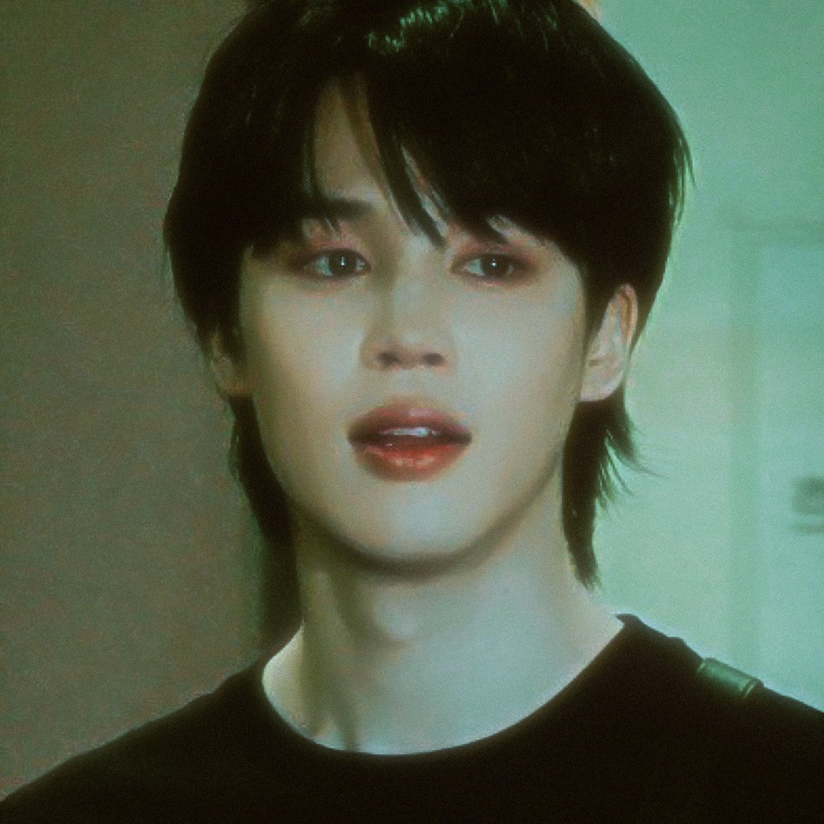 librafolders's tweet photo. pretty jimin .ᐟ https://t.co/dFgUJA8Mxm