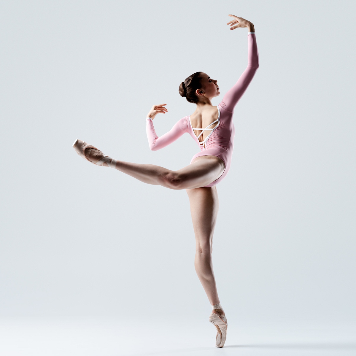 APPLY NOW! Chrystal Dance Prize – Training &amp; the Arabella and Robert Award for Dance. Over $7,000 available in scholarships for emerging artists Deadline: Apr 14  bit.ly/3Ud50Cg