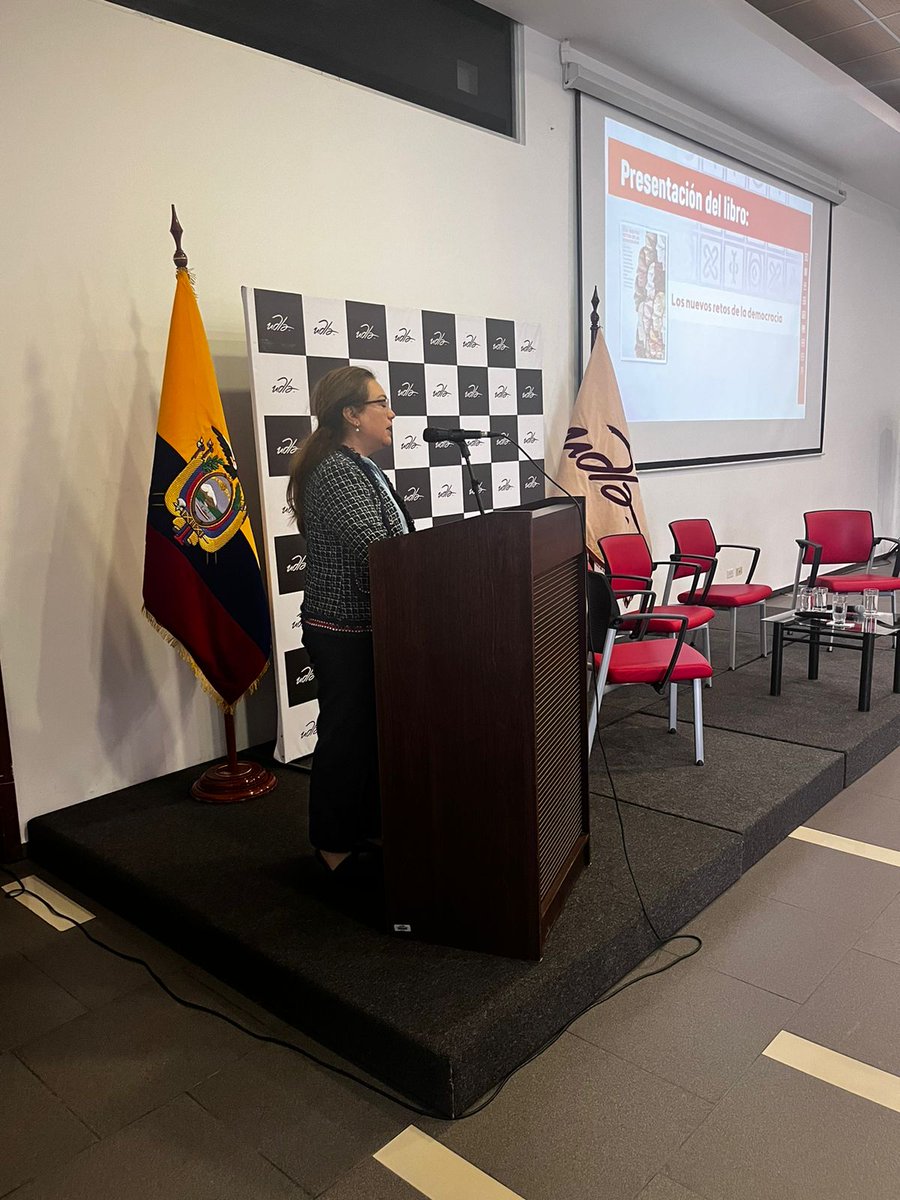 cpri_udla's tweet photo. #LibrosUDLA | La semana pasada #UDLAediciones y @cpri_udla presentaron: “Nuevos retos de la democracia”, un libro que genera un diagnóstico sobre el estado de los desafíos imprescindibles que tiene este sistema político. 🌐

Descargarlo en https://t.co/XIhaQ01N9u https://t.co/T2epXB1ZkT