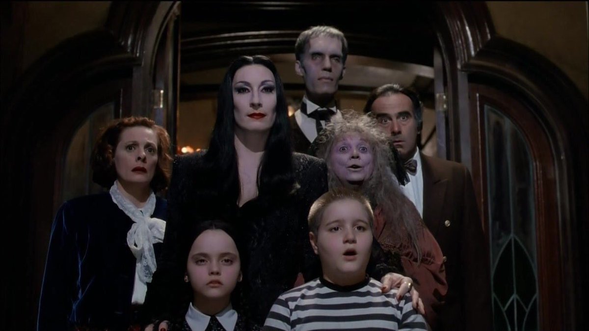 deathndhorror's tweet photo. The Addams Family (1991) 🕷️ https://t.co/V2EZWhcD8O