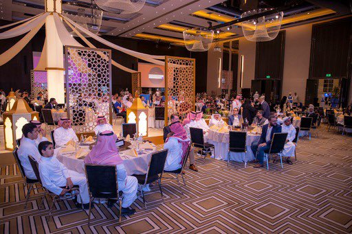 SafariGroup1's tweet photo. نظمت #مجموعة_سفاري حفل الإفطار الرمضاني السنوي لعام 2023، والذي استضاف فريق العمل والشركاء في فندق الفيرمونت في مدينة الرياض. 
تخلل الحفل العديد من الفعاليات و الأنشطة التي أضافت أجواء تسودها الألفة و المحبة و حماس الفعاليات الرمضانية. https://t.co/530RBkSqeb