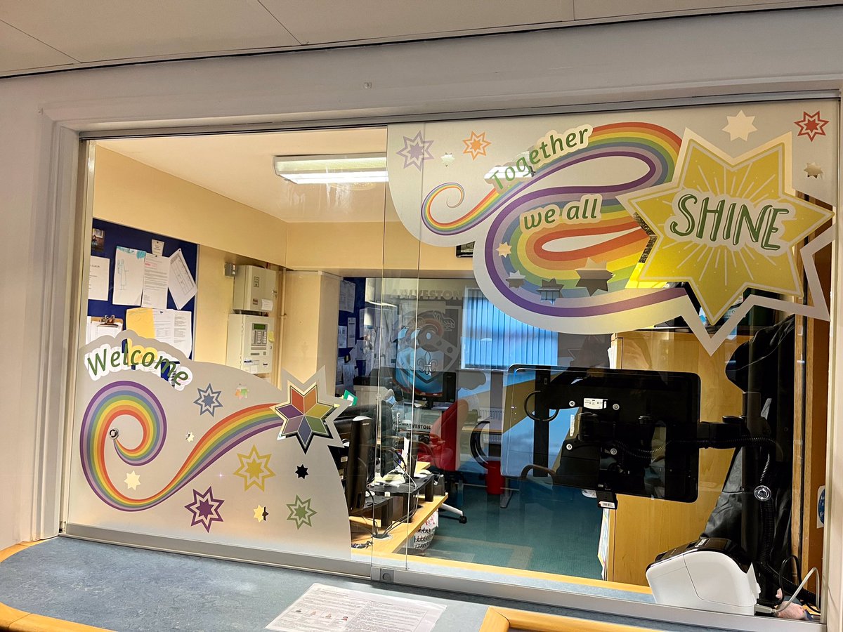 twothirdsdesign's tweet image. #windowVinyl displays for Alveston Primary, with bespoke school motto and school value branding