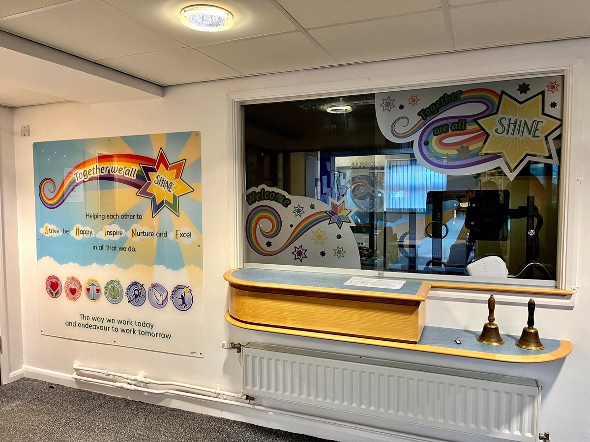 twothirdsdesign's tweet image. #windowVinyl displays for Alveston Primary, with bespoke school motto and school value branding