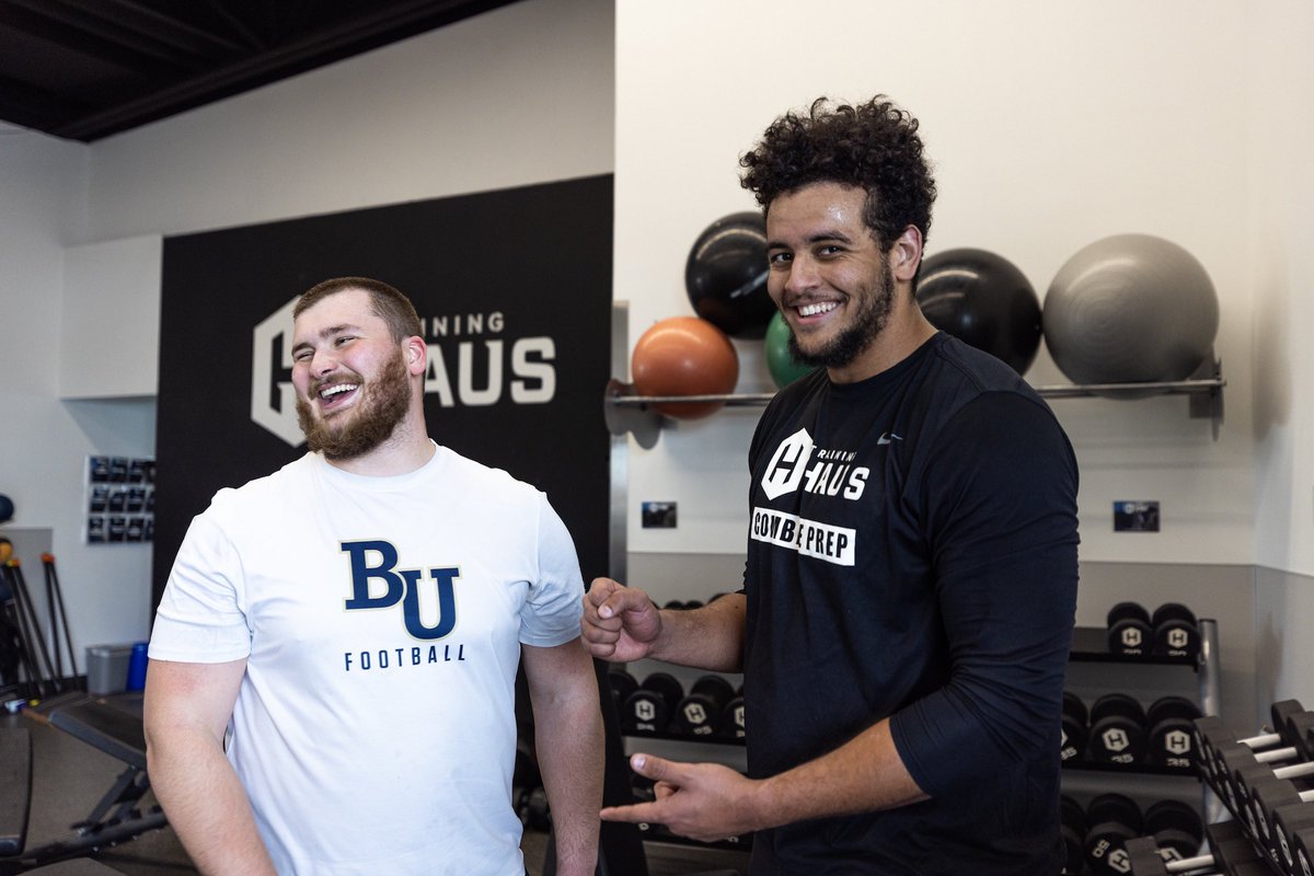 BethelU's tweet photo. Travis Sinclair ’22 is working to become the first former Royal in the NFL. He’s trained at the Training HAUS with top recruits, played in a showcase game, and displayed his skills at a recent pro day ahead of the NFL draft.
https://t.co/Y5zM0OQ8y6 https://t.co/IIvFMUCBQJ