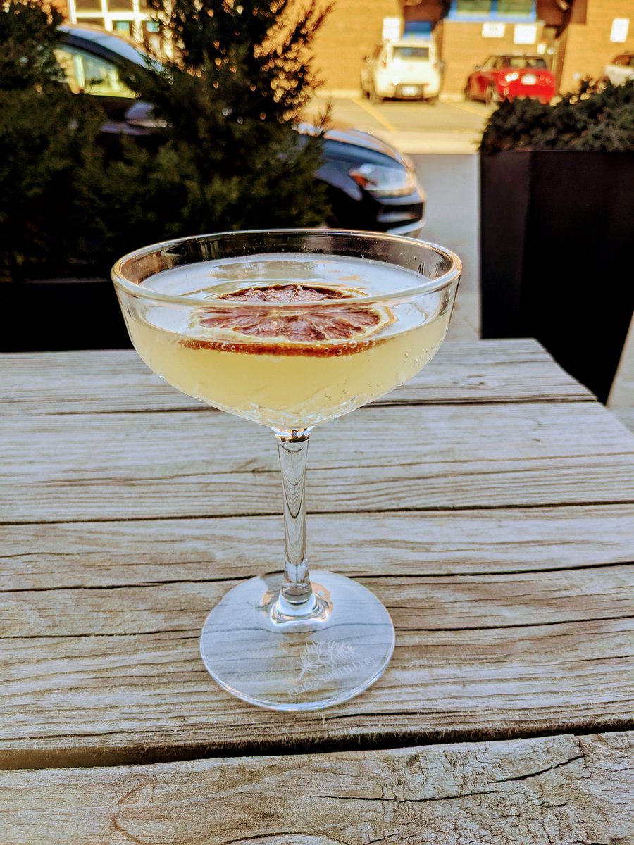 Enjoying a French 75 <a href="/ReidsDistillery/">Reid's Distillery</a> before a toast to some fab <a href="/ShaftesburyTV/">Shaftesbury</a> Canadian Screen Award nominees. #Cheers