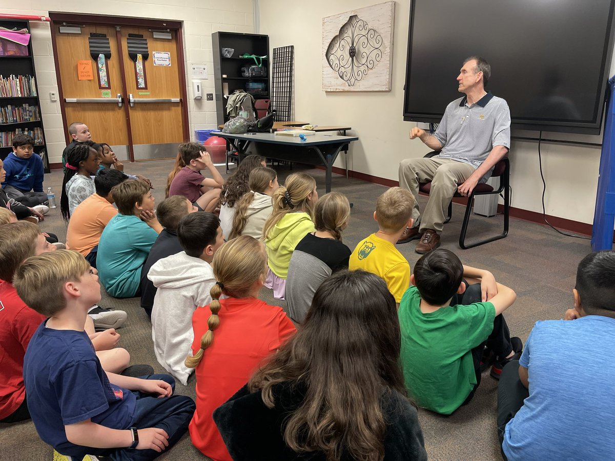 LynnLSinger's tweet photo. Students @BakerElem intrigued by their Diverse Abilities Day guest speaker as he describes his limb difference and how he does daily tasks. @prosper_special https://t.co/DLVZybKt2B