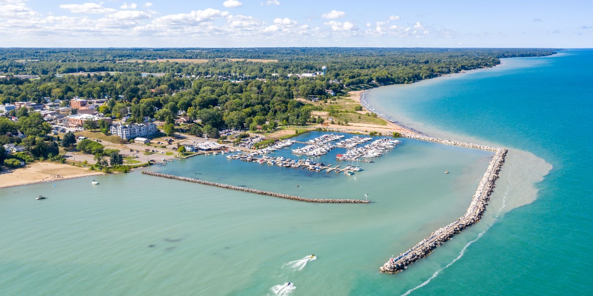 MiStateParks's tweet photo. Are you a boater? Check out "transient" boat slips at over 80 Michigan harbors this summer! These slips are a great way to experience Michigan’s bigger waters and the marina lifestyle. Learn more by visiting https://t.co/sHeRCoKqt9.
#MiDNR #MichiganBoating #BoatUS #Harbor https://t.co/Kt2pvkJNam