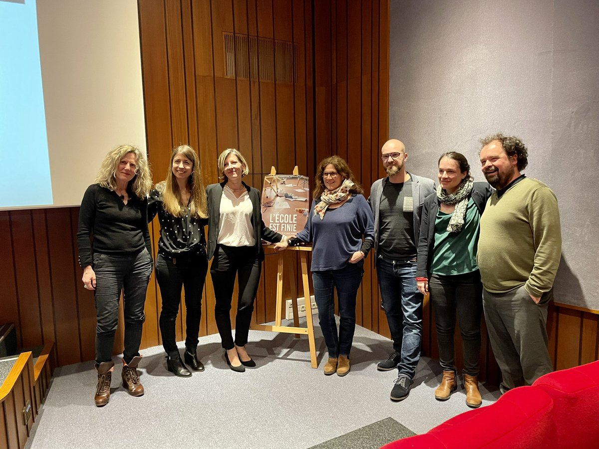 Parents94's tweet photo. Projection de « L’école est finie » de @ju_chauvin et débat sur comment l’@education_gouv abîme les humains petits et grands @PhilippeMeirieu et sur l’école que nous souhaitons comme socle de notre société 
@PapNdiaye @EmmanuelMacron : il y a urgence 🚨 https://t.co/Gjaf4yk1Qp