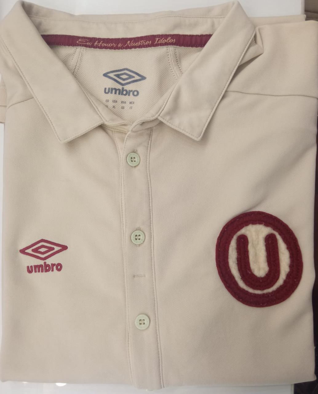 Jeremy on X A LA VENTA Camiseta Universitario 2013 edicion limitada Lolo 100 anos. Original Talla XL Estado 8.5 10 Precio por DM. Tu pregunta al DM no molesta Se agradece el RT