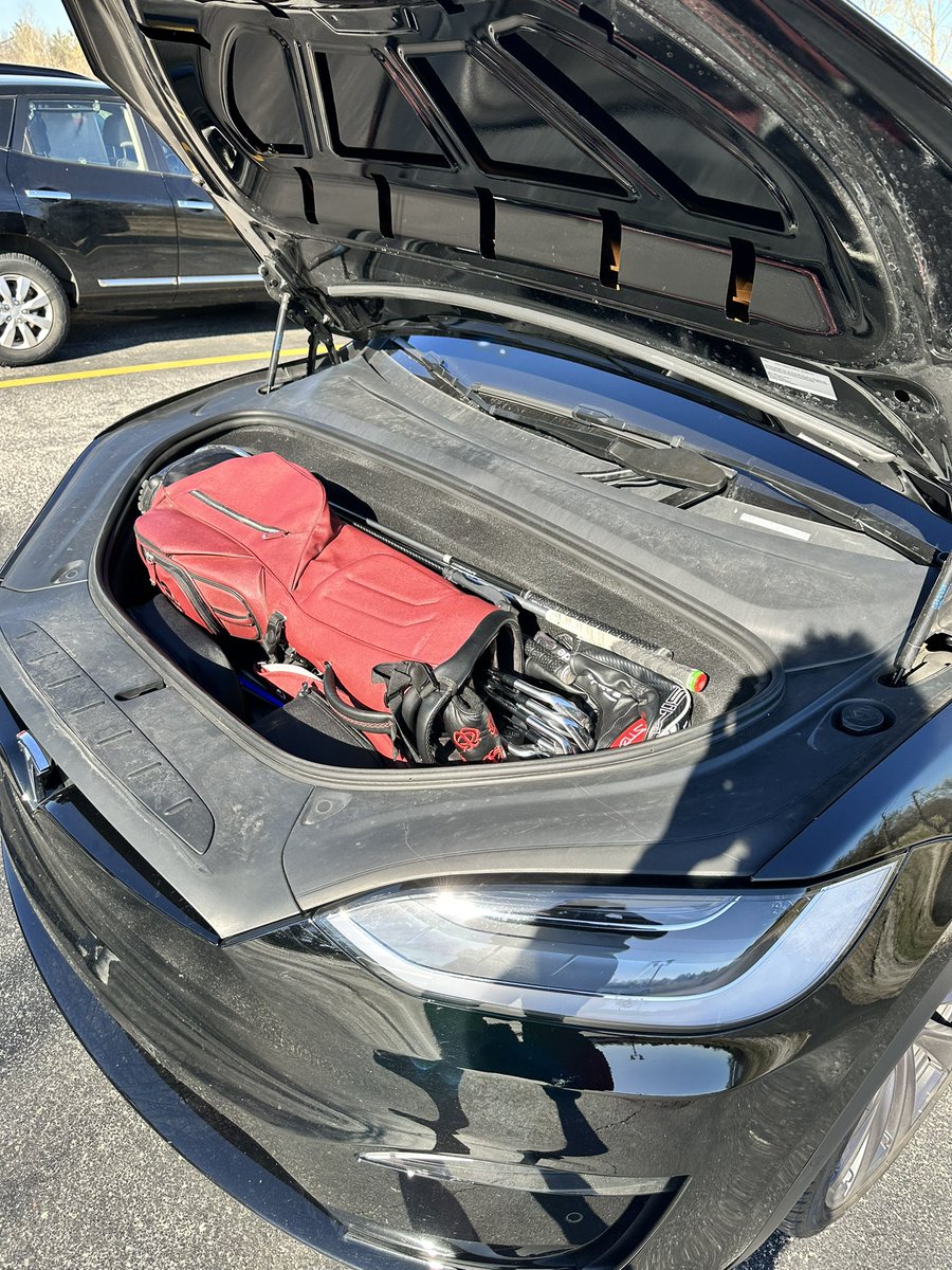 Pleasantly surprised to learn that the frunk on the Model X holds two full sets of clubs. <a href="/TeslaOwnersMX/">Tesla Owners Model X</a> <a href="/Tesla/">Tesla</a> <a href="/TeslaModelX/">Tesla Model X</a>