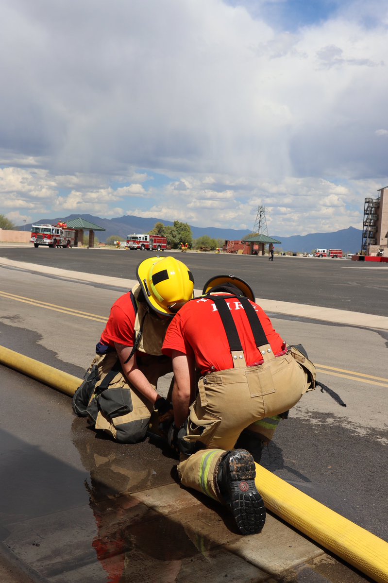 TucsonFireDept's tweet photo. HARD AT WORK πͺ #TucsonFire Recruit Class 23-1 are preparing for the second half of our 22-week academy. Keep up the good work! #TFD #firefighterintraining #firerecruit #firefighter https://t.co/2dpuxnpWTv