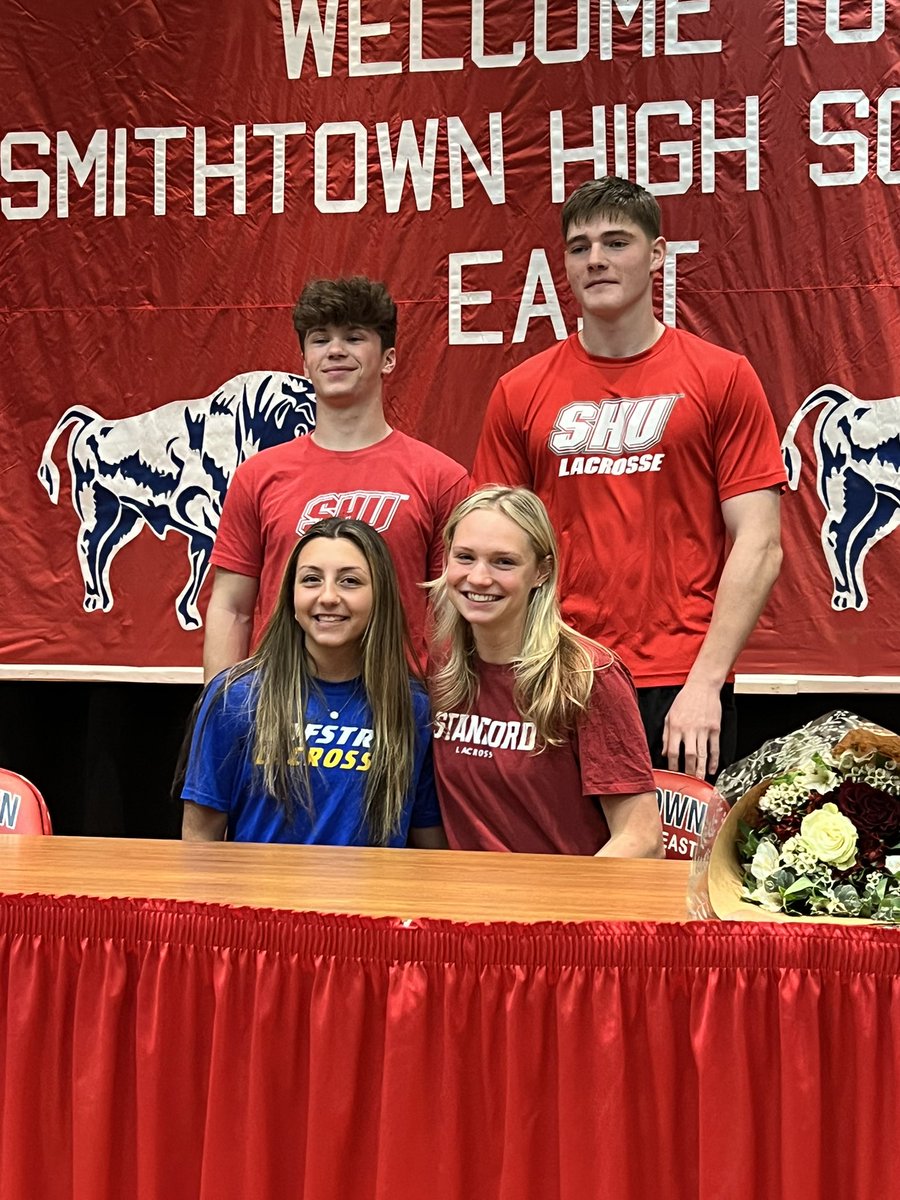rarceri's tweet photo. Congratulations to the Smithtown East lacrosse players signing their NLI today!
@SmithtownCSD https://t.co/YGgkvOBcay