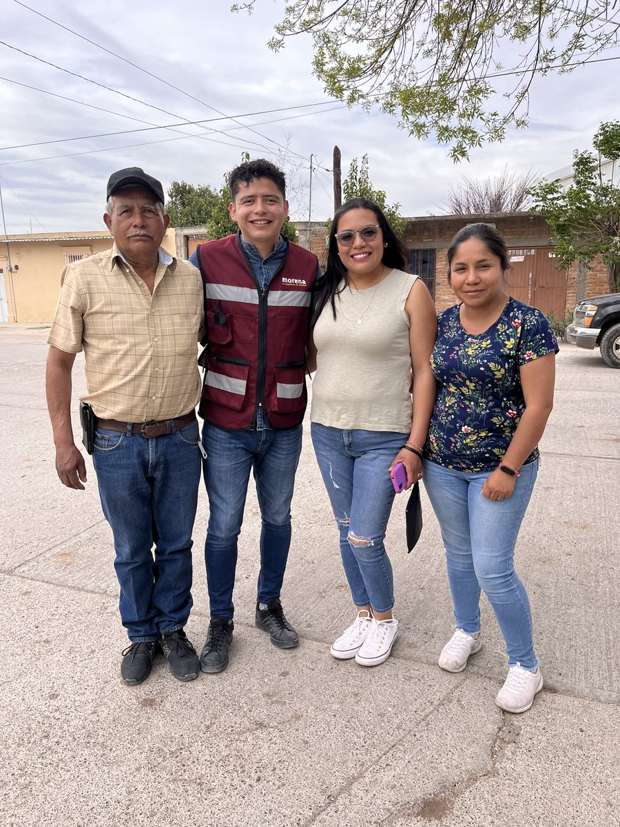marcogague's tweet photo. Un poco de estos últimos días🤛🏻
Continuamos avanzando en el #AñoDeLaEstructura de la mano de nuestra presidenta @GarciaGaray_L que siga fortaleciéndose el movimiento #UnidadyMovilizacion
#Suchil
#Tepehuanes
#PuebloNuevo https://t.co/e49LlEvQ91