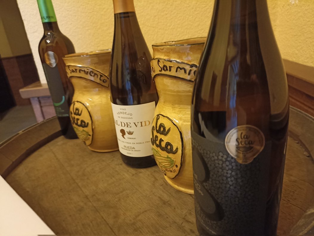 Enhorabuena a los ganadores de los XIV Premios Sarmiento de La Seca: <a href="/BdeAlberto/">deAlberto</a> <a href="/ValdeVid_B/">Bodegas Val de Vid</a> <a href="/BODEGASVERDEAL/">BODEGASVERDEAL</a> tras la cata a ciegas del jurado calificador presidido por Pablo Martín de @SumillerEspana.   ¡Los mejores verdejos¡