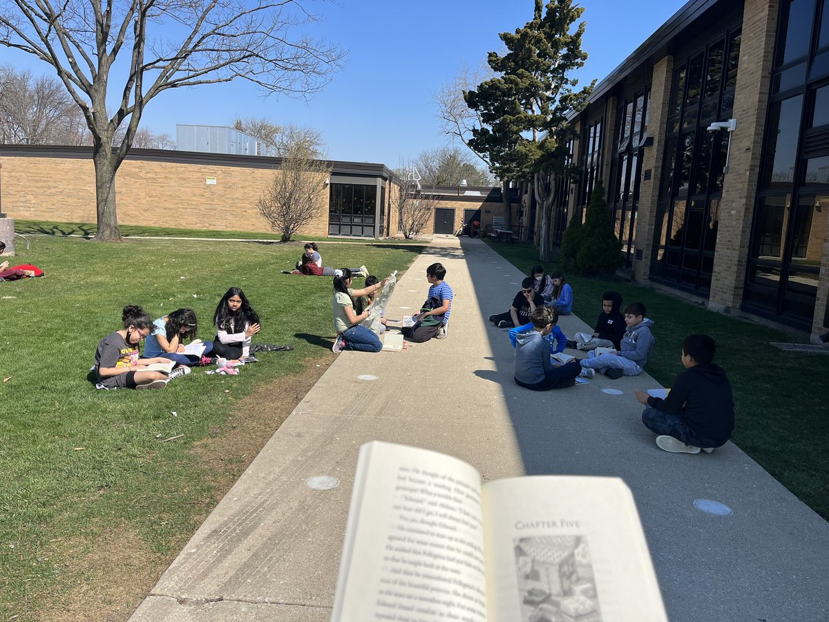 It was a gorgeous day today! So after IAR we went outside to do some reading! 📚