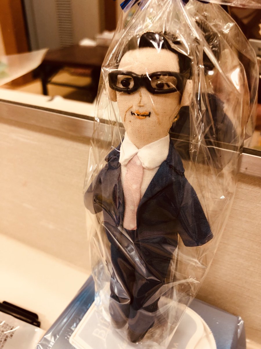agosunsunsun's tweet photo. 初日　無事に終了しました！松本幸大さんのお知り合いの方から手作りのキャスパル人形を頂きました！嬉しい😊のです。皆さん　仁義なきギャル組長
日本橋劇場でお待ちしております。あご勇 https://t.co/iBMaTVVngx