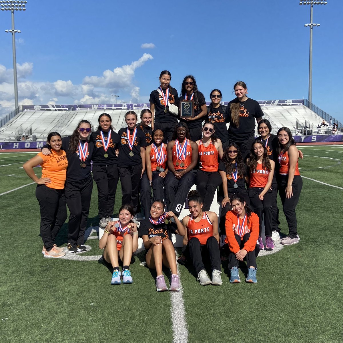 LaPorteRunning's tweet photo. District Champs!!! π Weβre mighty proud of our JV Girls! π§‘ π₯ #ChooseLP #LPThrows #2023DistrictTrackChamps #2023Districttrackmeet https://t.co/PkGP76Vi2k