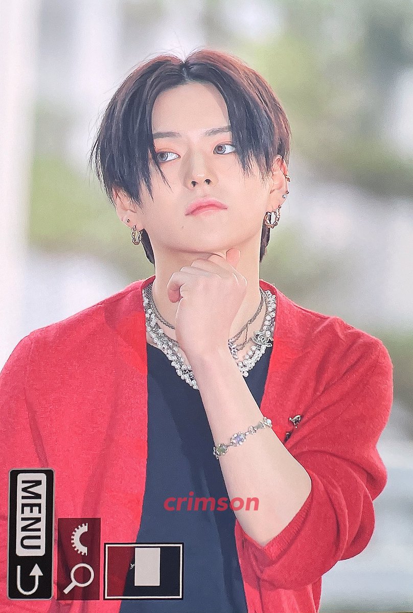 𝐜𝐫𝐢𝐦𝐬𝐨𝐧 tweet media