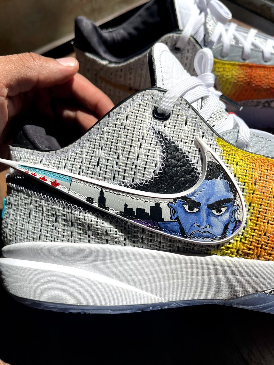 slanderski's tweet photo. Can we retweet this until it gets to @AntDavis23 or @KingJames or someone that can get them to AD?!?!?!?🤔🤔🤔🤔 Sz 17!!!!!  My boy @vex1731 on IG did these for him!!!! https://t.co/gDn7OkWiEK