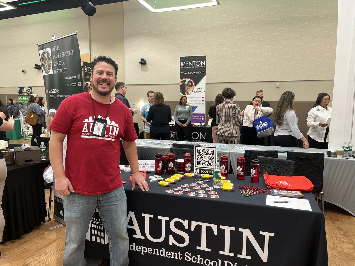 amiemortiz's tweet photo. Hey @UNTsocial &amp; @TWUofficial stop by and see @ocast46 to be part of something special in @AustinISD! Come see what #AISDJoy is all about! 🍎❤️ @BHosack23 @denishapresley @WeAreAISD 

Apply now: https://t.co/yPRNqhRKsG https://t.co/Bd0QwFcpkR