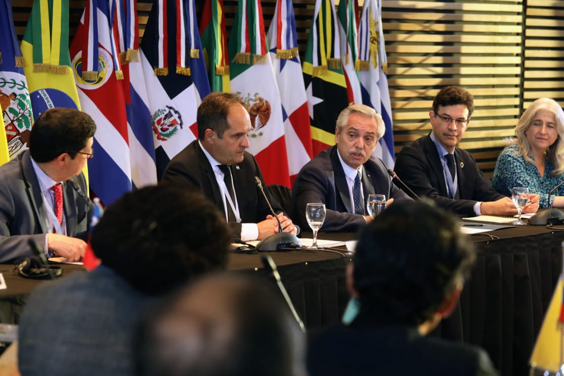 fovisee's tweet photo. 🏡 El futuro de la vivienda en América Latina y el Caribe comienza aquí.
👉Tuvimos el honor de formar parte de la Reunión Ministerial de MINURVI 2023, presentando nuestro trabajo a 26 ministras y ministros de vivienda de la región. https://t.co/amYgkhyOH2