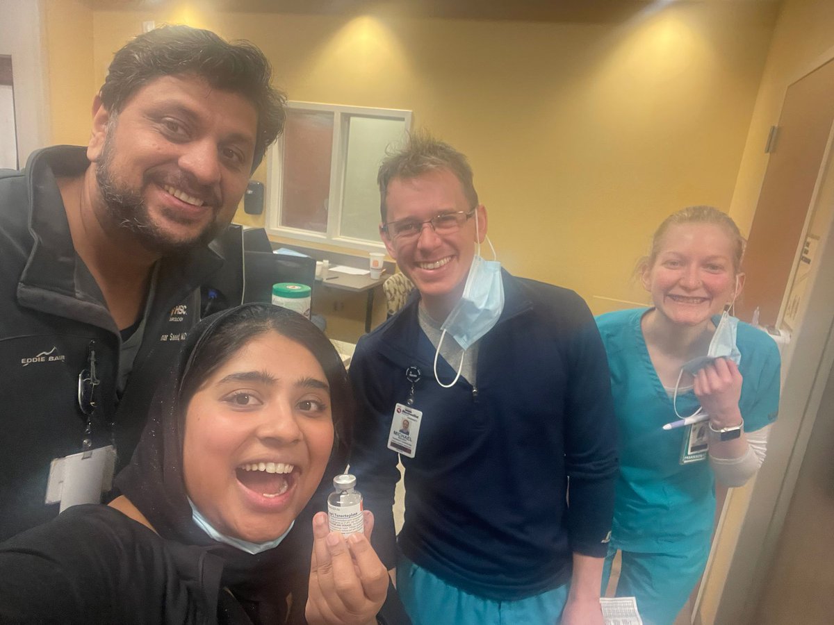 uthscneurores's tweet photo. First Tenecteplase pushed in a code stroke at MUH! 🎉🎉multidisciplinary team work💪❤️ very exciting!! #neurology #neurologyresident #tenecteplase #stroke #uthsc #codestroke #neurologyresidency @FastTpa https://t.co/vcebCNme6f