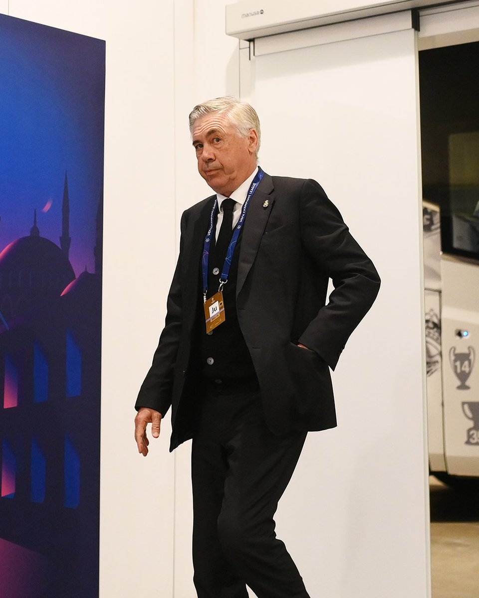 ChampionsLeague's tweet photo. Rate the 🤨 out of 10 👇

#UCL https://t.co/18kON7Ckyj