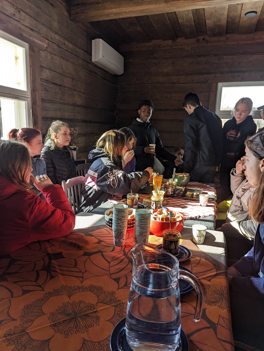 Ekologiateemainen vaihtoprojekti tutustui tänään #miniekosysteemeihin Struven ketjuun ja kestävään yrittäjyyteen #järkisärki #exchange #internationalschools #sustainability #newfriendsfromfrance