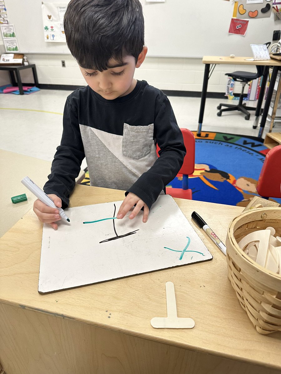teachingwithtlc's tweet photo. M. T. is investigating which letters are symmetrical 🪞🔠 https://t.co/2jVVWfQHTJ
