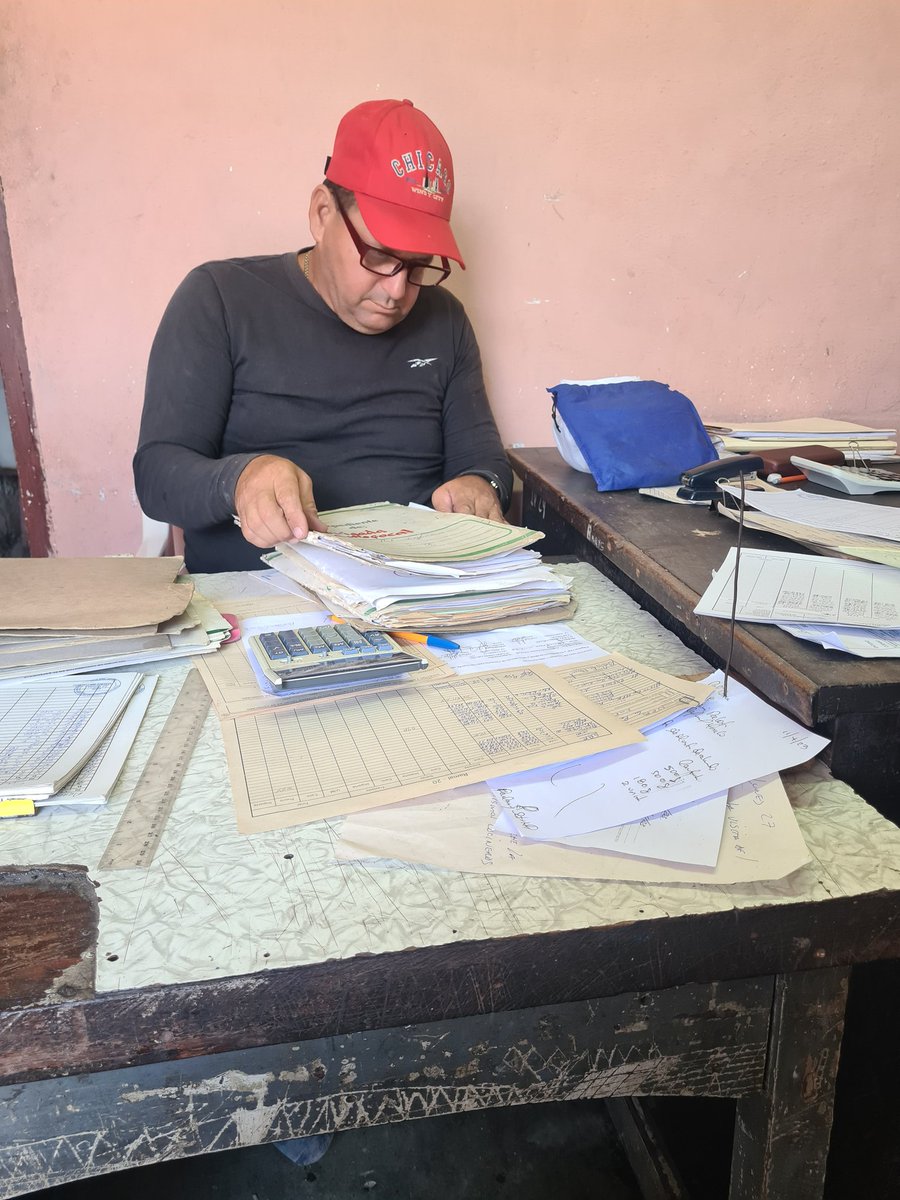 La Dirección de Gastronomía de La Empresa Municipal de Gastronomía aplicando la guía de control a los SAF en La Pelota.
#gastronomiapinar 
#comerciopinar