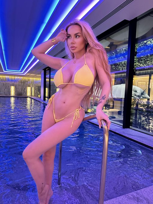 Which pic is the best? 🤔 https://t.co/sC5mqAvt9D