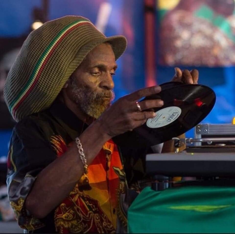 reggaemusicshop's tweet photo. Rest In Zion The Great Mighty Zulu Warrior
Jah Shaka ❤️💛💚
Gone But Never Forgotten 🙏🏾❤️🙏🏾
#Reggae #dubmusic #Rasta #JahShaka #Italgifts #RIPShaka https://t.co/KD3rj1gMPu