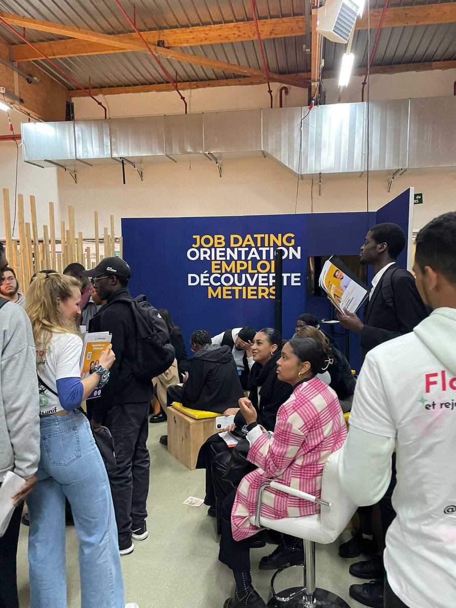 uniformation_'s tweet photo. La Cohésion sociale recrute au salon Jeunes d'Avenirs de Paris à Montreuil ! 297 jeunes rencontrés en job dating aujourd’hui et 22 employeurs présents sur 2 jours, il est encore temps de venir on pus voir sur le stand G2. https://t.co/dILMCCYJmv