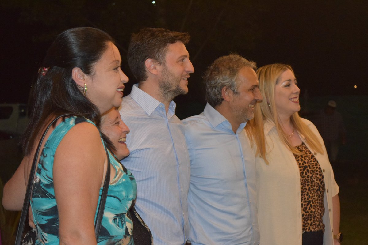 agustina_testa's tweet photo. Dicen que una imagen vale más que mil palabras: ¿Ustedes ya vieron la energía que emana este equipo? 

Tenemos fuerza y ganas para un nuevo San Carlos. Y un grupo tremendo para hacerlo posible💜🤍

¿Nos acompañas?

#SilvitoSí 
#hACeSanCarlos
#501B 

@S_Pannocchia @alfredocornejo https://t.co/iKAlYtNmbh