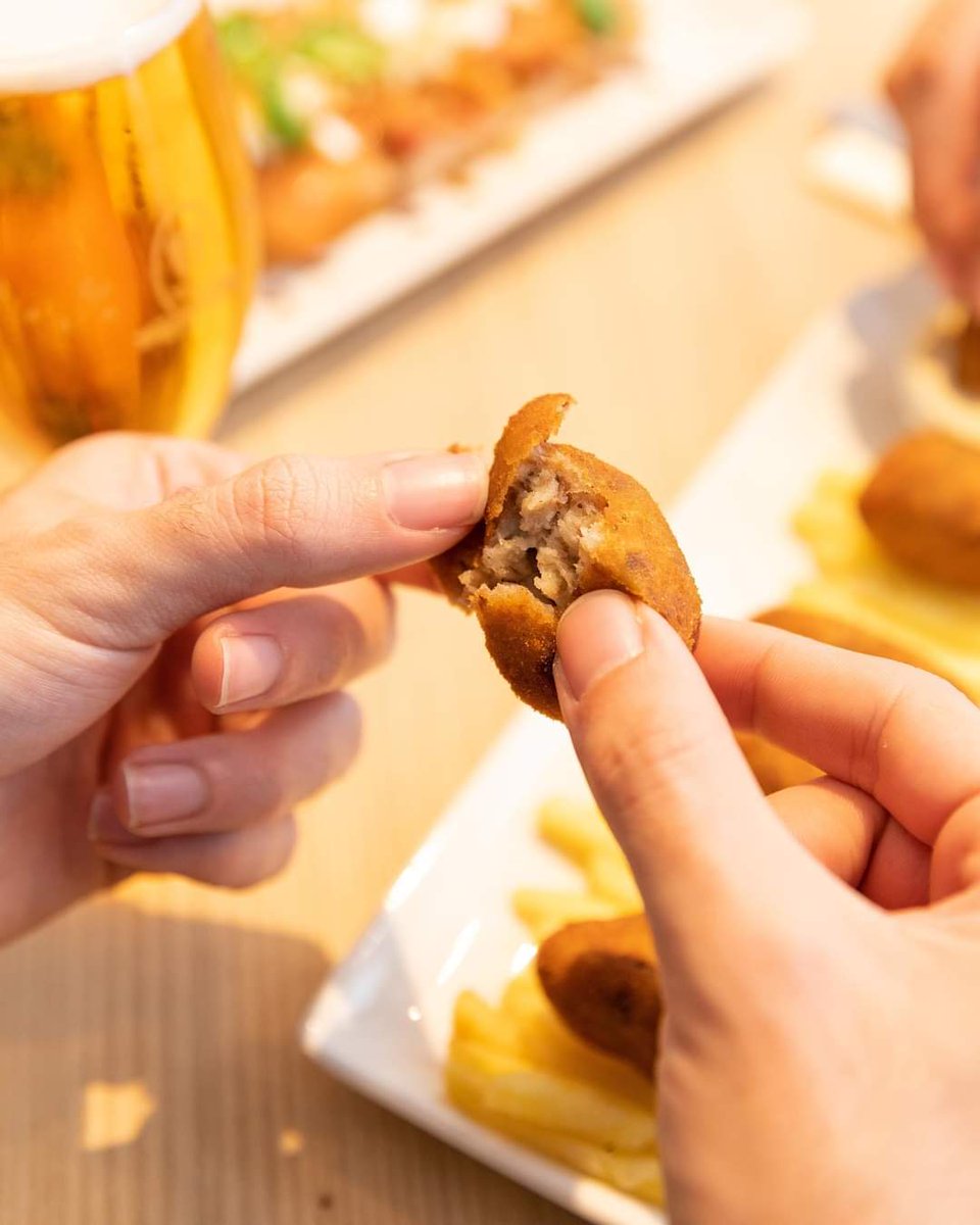 Su sorprendente interior te dejará sin palabras, que cosa tan deliciosa estas croquetas🤩✨

#LaCanasta #Malaga #gastronomia #FoodPasion #restaurante #weloveMalaga