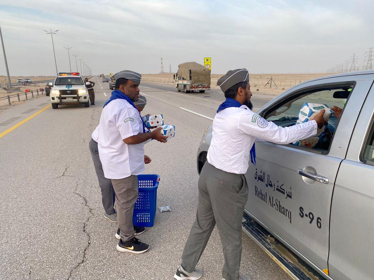 توزيع وجبات الإفطار للمسافرين ضمن #برنامج الإفطار الجوال بالشراكة مع
مجموعة الثليم للخدمات المتكاملة
وفريق العيون التطوعي
<a href="/AloyunV/">فريق العيون التطوعي</a>
<a href="/althelim1981/">شركة الثليم للخدمات المتكاملة</a>