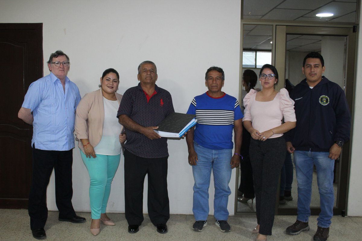 #𝓘𝓷𝓯ó𝓻𝓶𝓪𝓽𝓮
#ProcesoRendicióndeCuentas2022
#DGPlanificación
#DGDesarrolloComunidad
#DGestiónObrasPúblicasMunicipales
#DGestiónFinanciera
Entrega de respuestas generadas o demandadas por la Asamblea local y la exposición del informe preliminar de Rendición de Cuentas 2022.