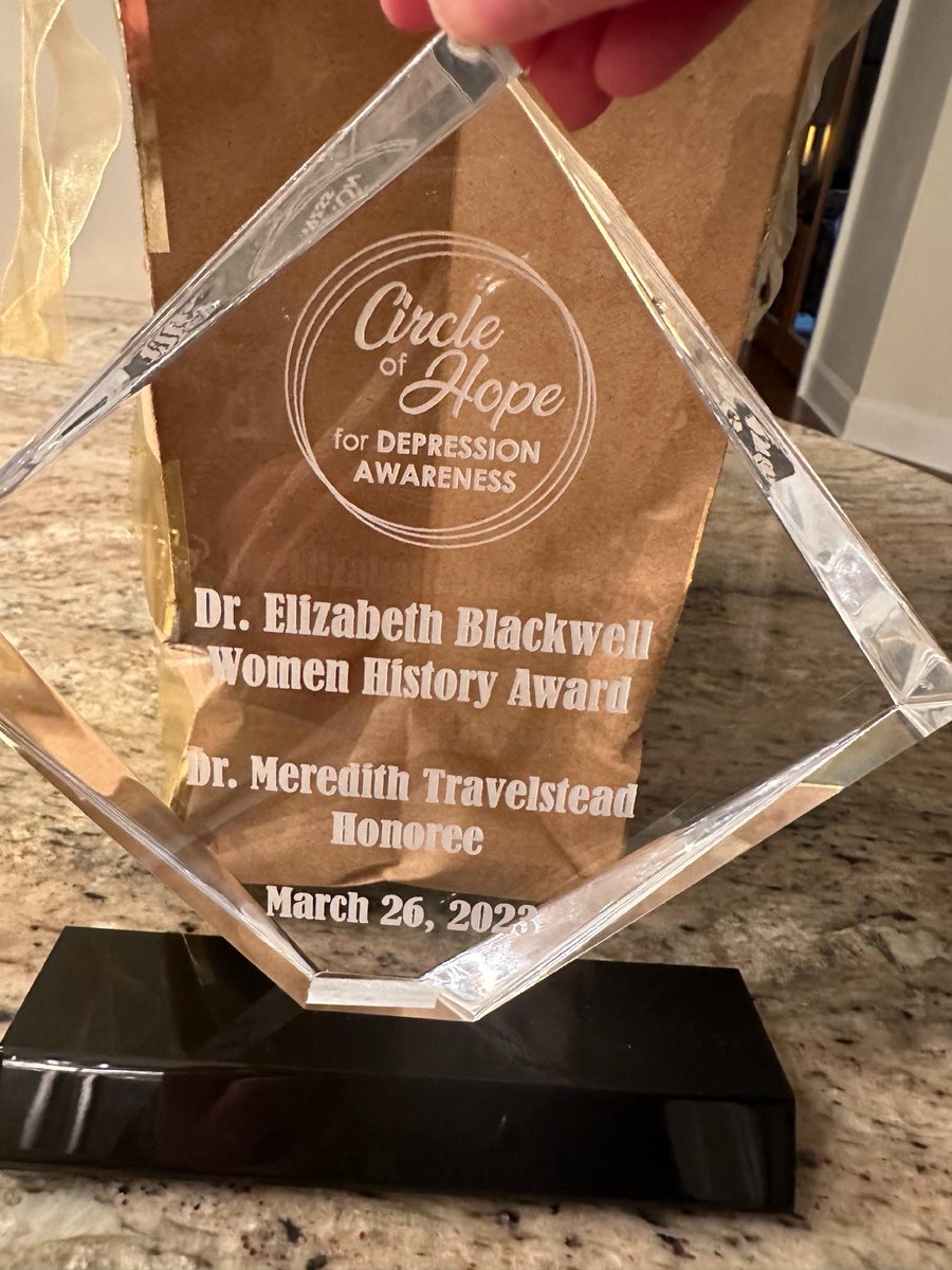 Congratulations are in order for Dr. Travelstead! She received an honoree award from the Circle of Hope for Depression Awareness Organization last month. 

#TheWomansClinic #AwardWinningOBGYN #WomansHealthcare #Healthcare #MississippiHealthcare #OBGYN #HealthcareClinic