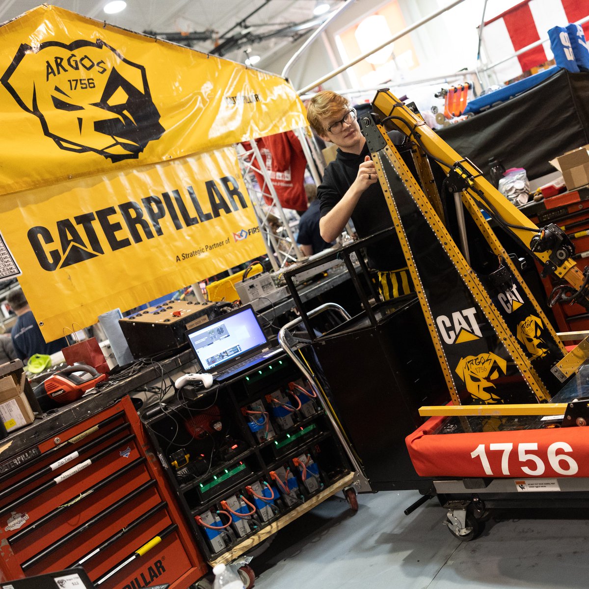CaterpillarInc's tweet image. It&apos;s #NationalRoboticsWeek! Good luck to all the future innovators, leaders and problem solvers competing at the upcoming national championship. 👏
