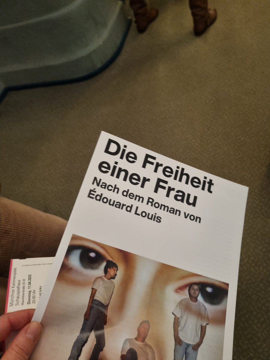 diebayernmarie's tweet photo. Zum Thema #Kammerspiele #München: Nora und Die Freiheit einer Frau zurecht jeweils mit entweder Standing Ovations oder ausdauernden Bravo-Rufen und Jubel. Freitag geht's wieder hin zu Anti War Women. Bin mir sicher, wird auch wieder gut. https://t.co/Em8KklvFvR
