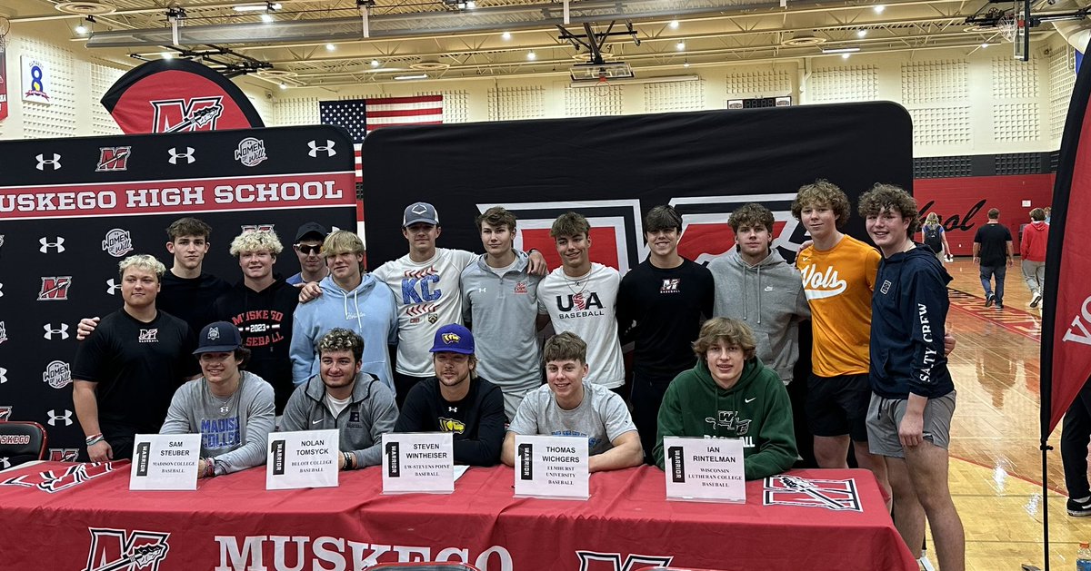 Great day for Muskego high school baseball. Opening day and signing day for a few of our seniors. 

Congratulations on your commitments! Only team goals left to achieve in your high school career.