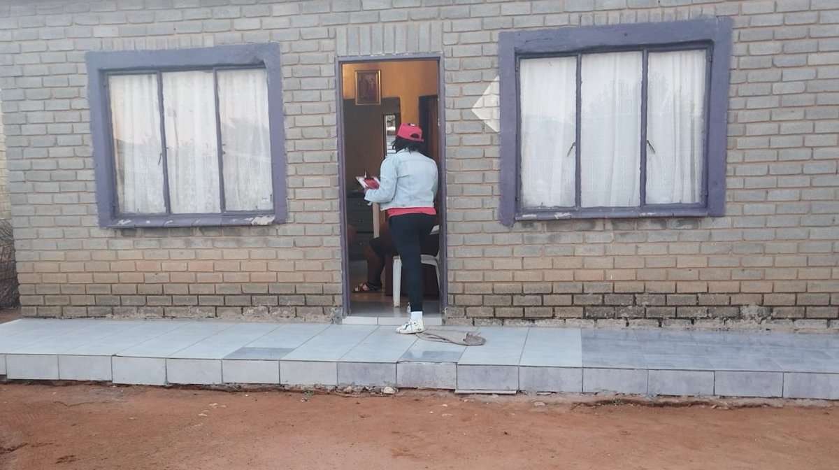 effnorthercape's tweet photo. ♦️In Pictures 📸♦️

Day 3: Mass Mobilization for the 15 April 2023 Mass Voter Registration Launch is ongoing in Sol Plaatje Subregion, Ground Forces are embarking on a knock-and-dropping of pamphlets.

@ShadrackTlhaole @MathibeRebecca

#EFFTurns10
#RegisterToVoteEFF https://t.co/VSzHHvEigW
